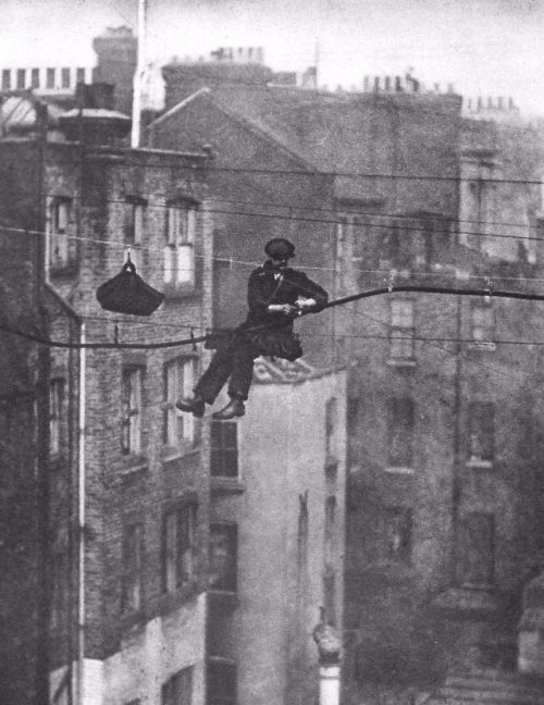 Telephone engineer in London, 1925.https://painted-face.com/