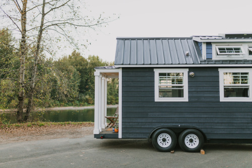 tinyhousesgalore:  Tiny house built by Heirloom Custom Tiny Homes in Oregon. See more here!