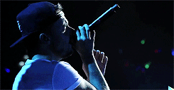stilinski:  On the road with One Direction - Liam 