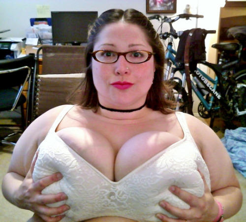 bbwjill:Click here to screw a local BBW. Registrations open for a limited time!