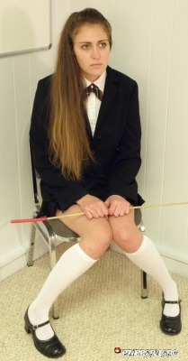 bringing-it-up:  naughtyschoolgirlporn: 