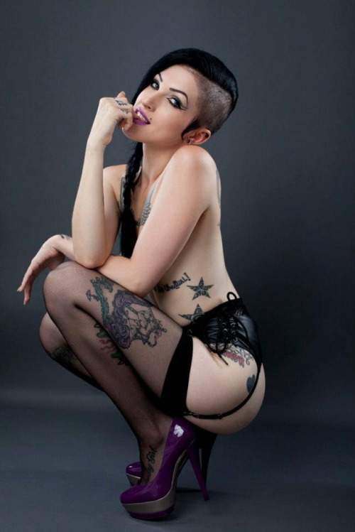 alt-dolls:  Alternative girl http://alt-dolls.tumblr.com/