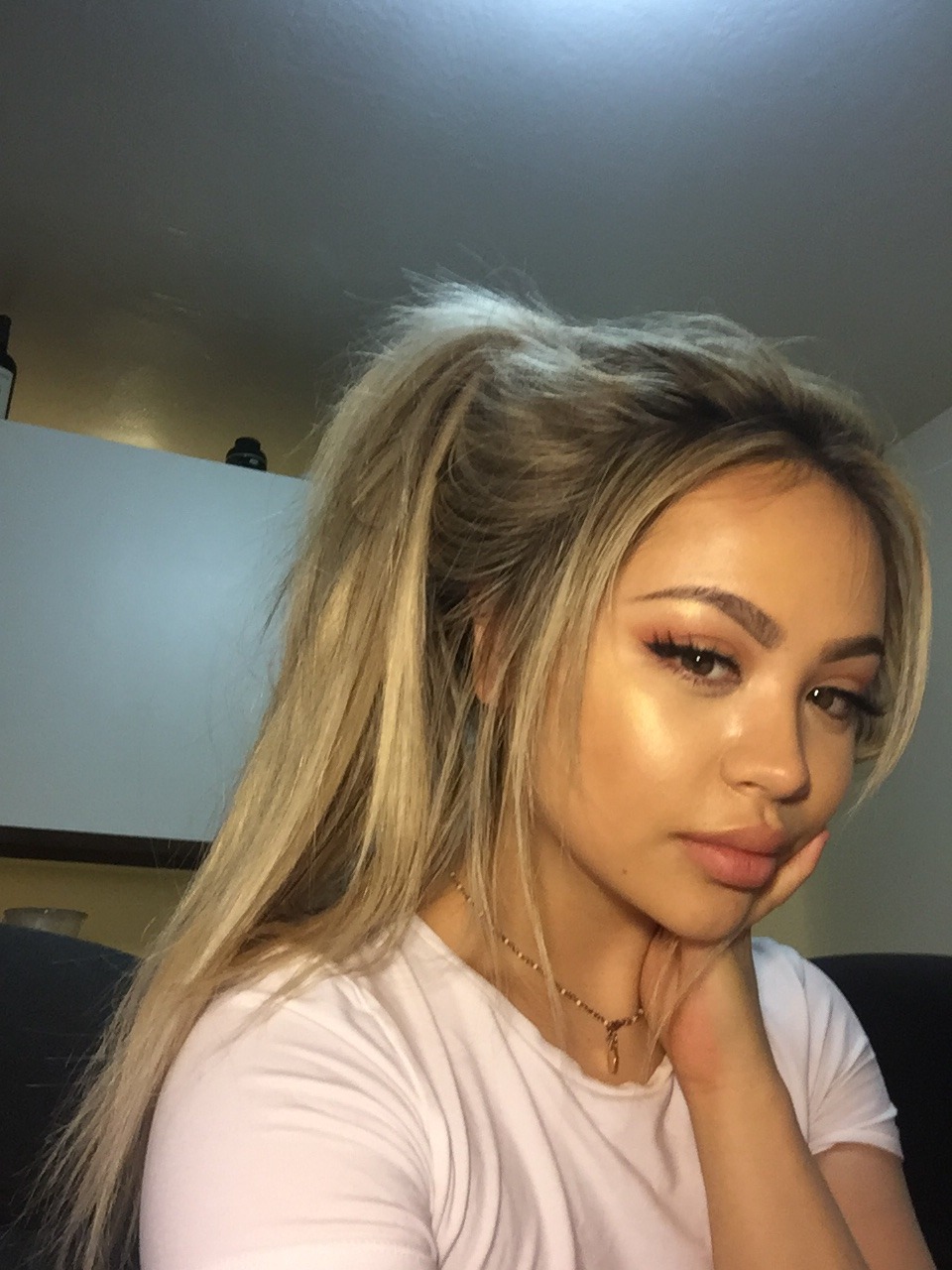 jaylenejoybeligan:  skin is in.