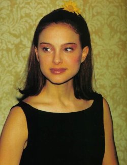 nearlyvintage:  Natalie Portman    