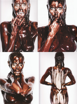 plumpciouslyperfect:Heidi Klum covered in chocolate, Happy Easter!