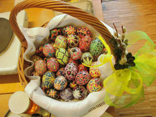 lamus-dworski:Traditional pisanki (decorated Easter eggs) from various regions of Poland [all i