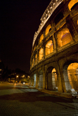 breathtakingdestinations:  Colosseum - Rome - Italy (by mariocutroneo)  