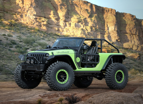 The Jeep Trailcat concept vehicle is the ultimate off-road machine, packing the Hellcat’s 707H