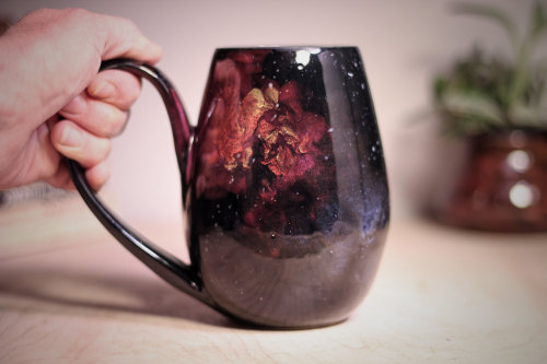 al-the-grammar-geek: sosuperawesome:  Stellar Ceramics - including notched mugs and cups to hold teabags - by Amanda Joy Wells on Etsy  More like this    @sapphicautistic @bethanyactually 