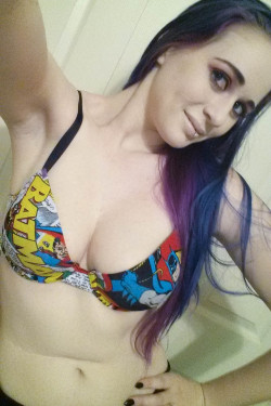 mordsithcara:    DANANANANANANANA BATBOOBS!