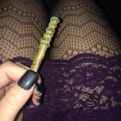 stoned-outta-my-mind420:  Rolled this beauty last night. 