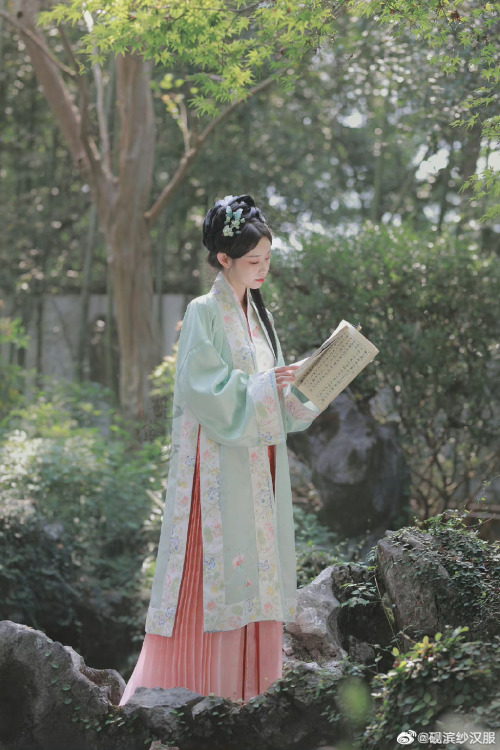 chinese hanfu by 砚滨纱