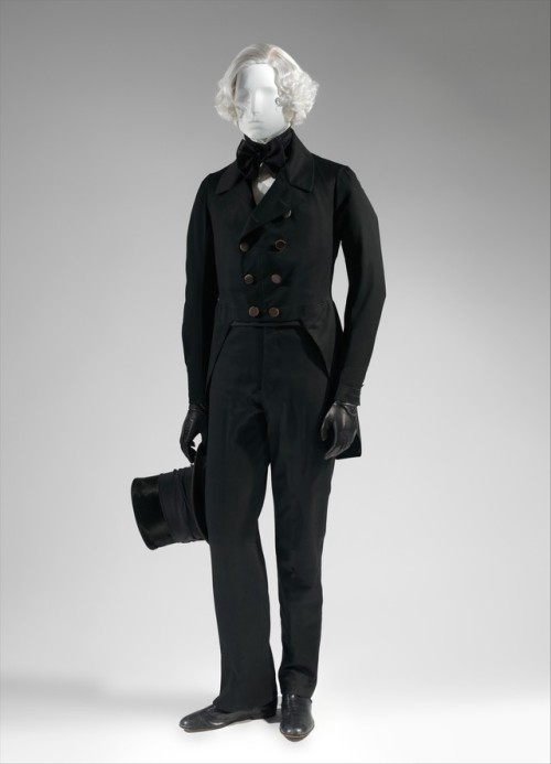 newlorian:  fashionsfromhistory: Ensemble c.1830 The MET   My new look 