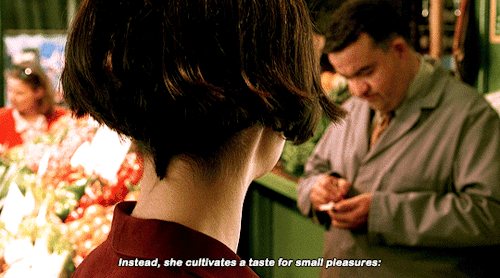 feliciahardy:Amélie doesn’t have a boyfriend. She tried once or twice, but the results were a let-do