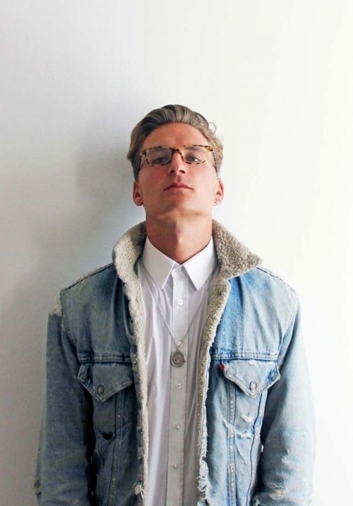 hellopeter - proudlock is so beautiful and his clothes are...