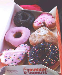 le-bel-air:  donuts on We Heart It. 