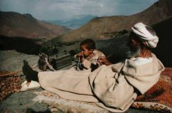 amayas-amazigh:  Grandfather and his little