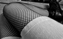 doc-martens-latex-boots:  This fishnets are