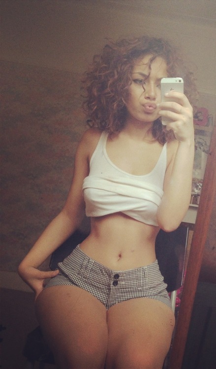 shesbombb:  She’s supposed to be 14 -_- adult photos