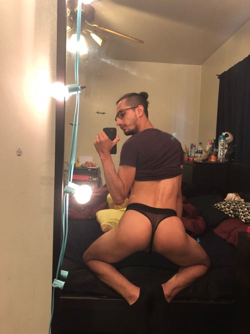 sluttydrunk:Thong selfie evolution 