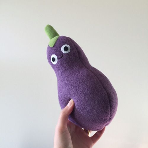 sansanstudio:Made this little eggplant for my hubbys bday!! His name is Aubergine.lol