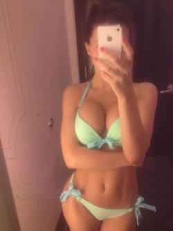 lovingselfshots:  Hot Girl SelfShots