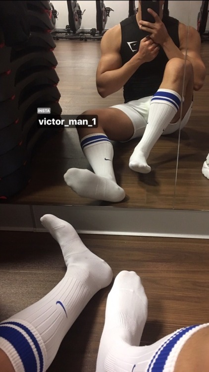 soccersocksgayman:Soccer socks at the gym again.