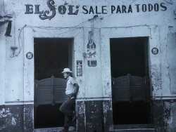 dimexvive:  cazadordementes:  &ldquo;El Sol sale para todos.&rdquo; sino pues ahí terminamos.  Yes, yes it does. 