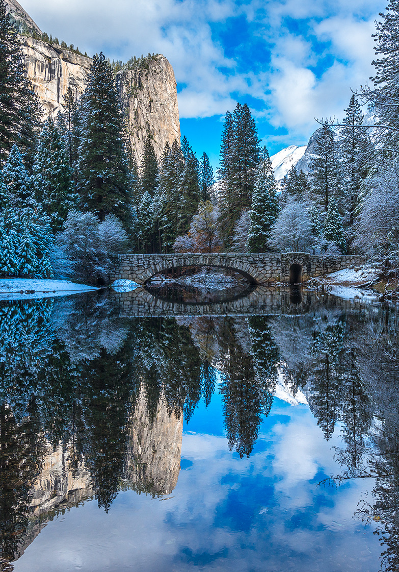 6foot6gentleman: coiour-my-world:  Cool Blue - Yosemite National Park ~ Darvin Atkeson