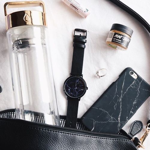 lumiant:  what’s in my bag: black marble, stylish water, lip care + jewels // more on my instagram @