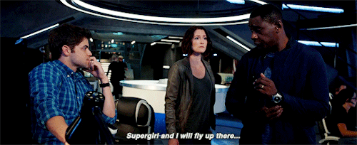 grantgustic:Is she drunk? Mon-El took me to happy hour.