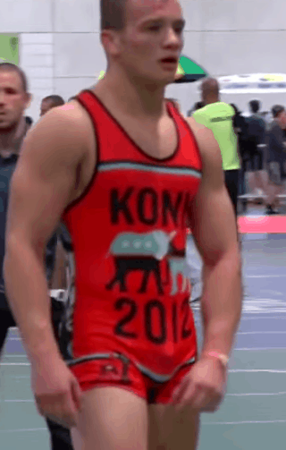 tinydickjock:  wrestleman199:  I don’t think his singlet could get any shorter