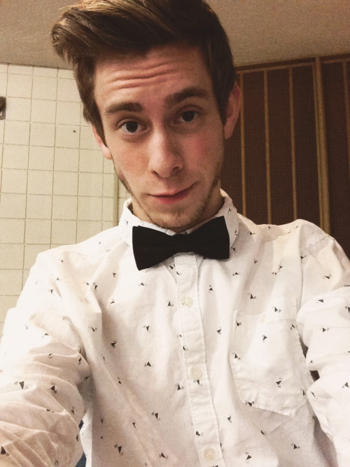 mynameisanthony: who-do-u-voodoo: Wore a bow tie to school, oops. why you saying oops bitch? that bo