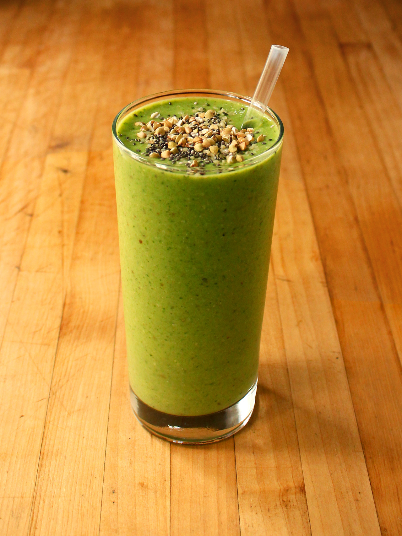 garden-of-vegan:  Green Protein Power Breakfast Smoothie (recipe at ilovevegan.com)
