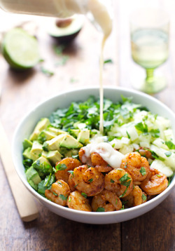 fashionandlouboutins101:  do-not-touch-my-food:  Shrimp and Avocado Salad with Miso Dressing   XIXI