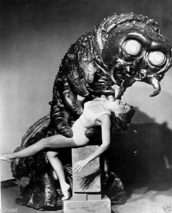 thepsychotexotic:  The Monster that Challenged the World 