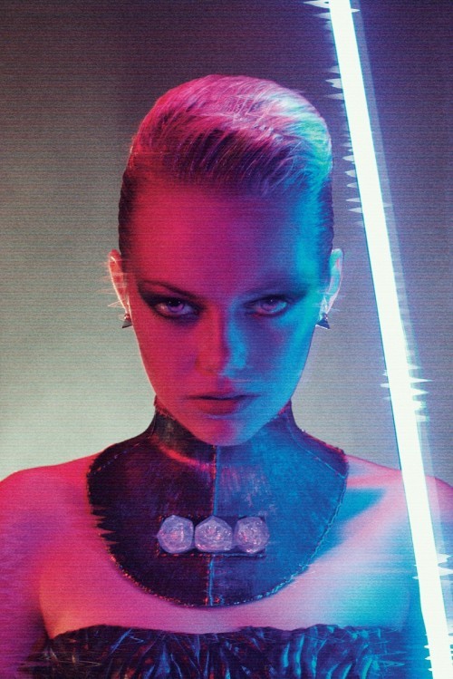 neon-dream-designs:  Emma Stone!