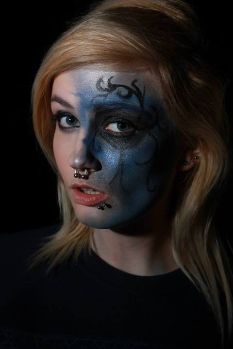 lickertwat:  best thing about being in a photography course… They always need a model so free pictures.  