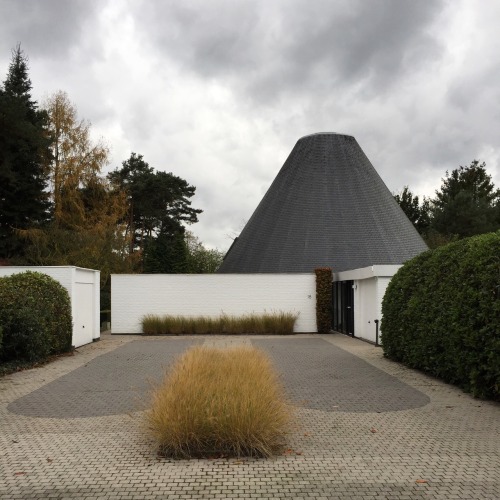 uglybelgianhouses: Uglyjafjallajökull. The Belgian volcano.