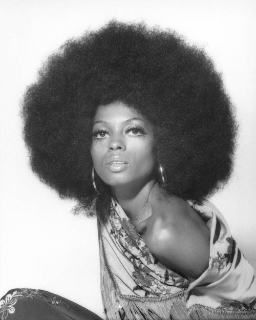 badbilliejean: thoughtsofablackgirl: Big or small, real or fake afro just look good on us but that&r