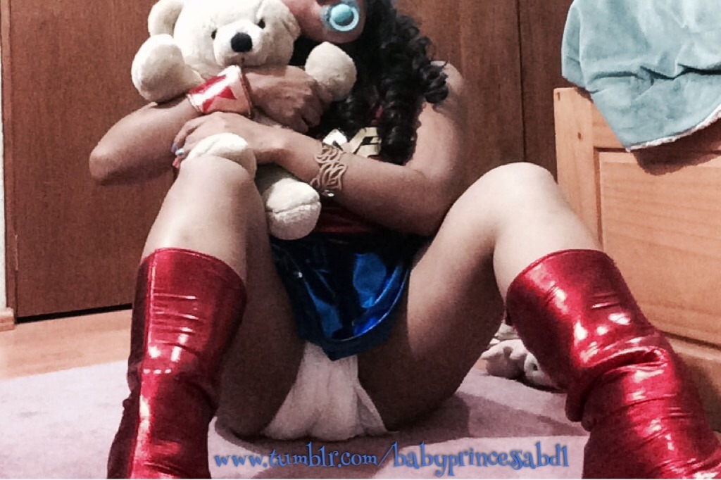 Today my Daddy comes .. And we are going to a Halloween!!!  Soooo&hellip; Im