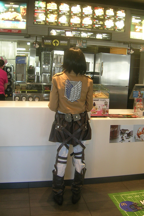 ok last one! uvualways wanted to go to mcd&rsquo;s in cosplay, had some girls