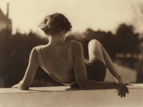 anyskin:  1930 France