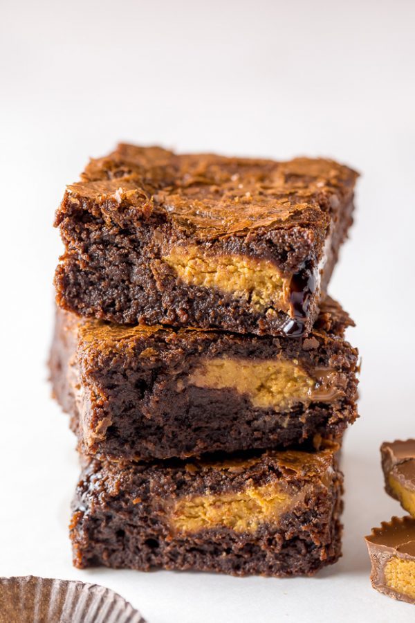 sweetoothgirl:  Peanut Butter Cup Brownies  