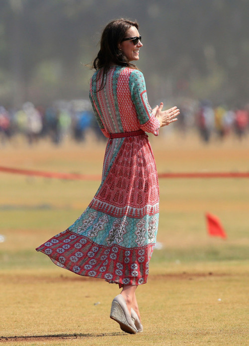 snapshotsofkate - The Duchess of Cambridge watches the Duke of...