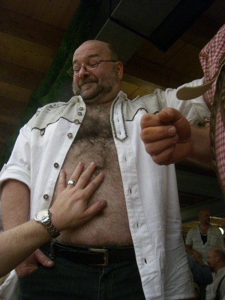 nudedadsandjewelry:  How do I get that job?  