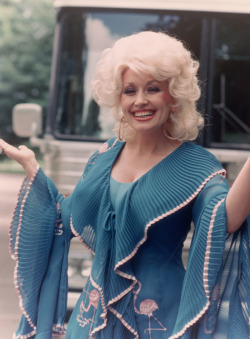 shopmidnightrider:  Dolly Parton 