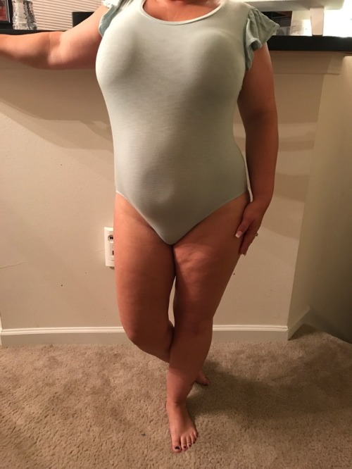 hornymomma0215:New onesie!