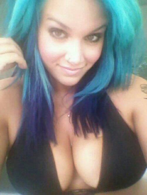 Some hotness from thechive.com