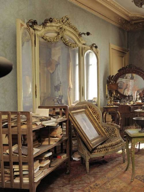 culturenlifestyle:Exquisite Apartment in Paris Found Untouched for 70 YearsThis stunning Parisian ap